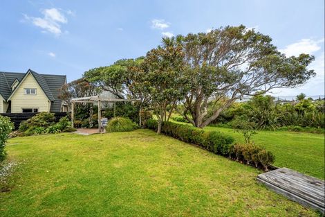Photo of property in 10 Fenside Street, Waikanae Beach, Waikanae, 5036