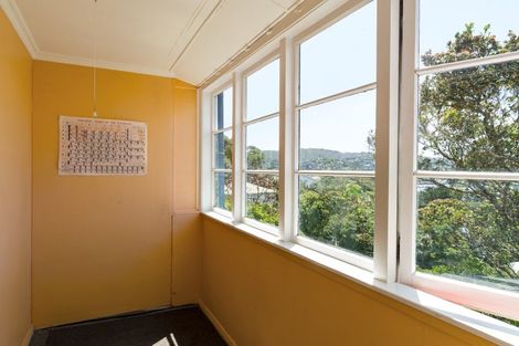 Photo of property in 25 Sutherland Crescent, Melrose, Wellington, 6023