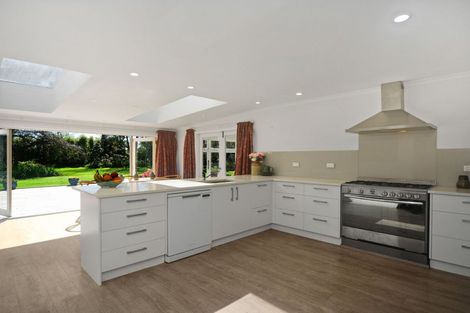 Photo of property in 72 Avenue North Road, Levin, 5510