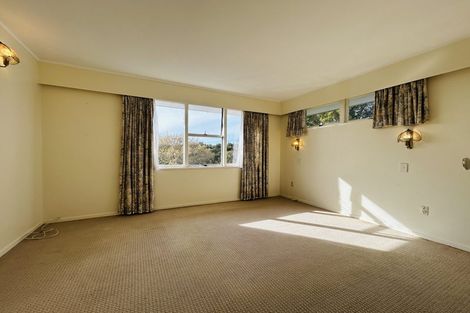Photo of property in 1 Hume Drive, Hillcrest, Auckland, 0627