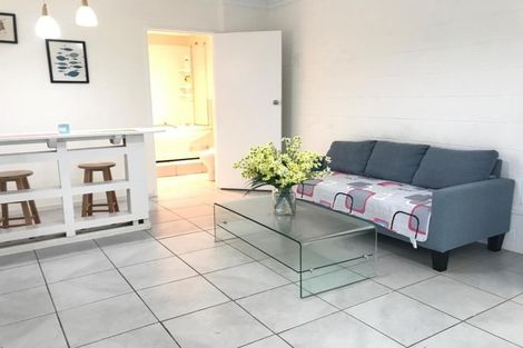 Photo of property in 77 Carlisle Road, Torbay, Auckland, 0632