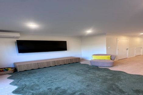 Photo of property in 8 Wharara Lane, Massey, Auckland, 0614