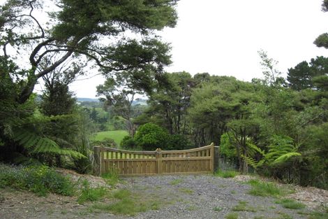 Photo of property in 2 Matatea Road, Waimauku, 0881