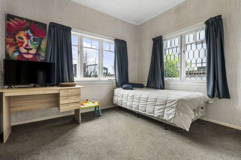 Photo of property in 93 Lynwood Road, New Lynn, Auckland, 0600