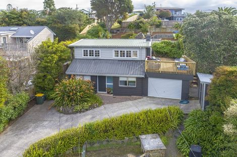 Photo of property in 6 Maori Hut Road, Red Beach, 0932