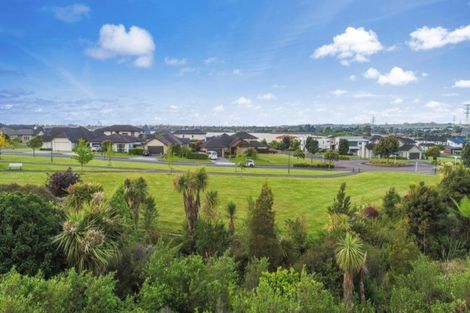 Photo of property in 9 Corsica Way, Karaka, Papakura, 2113