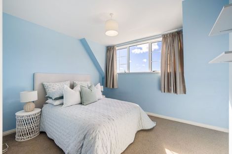 Photo of property in 70 Landsdowne Terrace, Cashmere, Christchurch, 8022