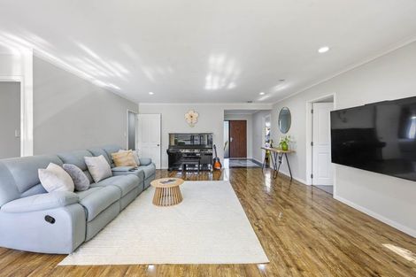 Photo of property in 4 Shankill Place, East Tamaki, Auckland, 2013