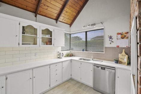 Photo of property in 288e Mangorei Road, Merrilands, New Plymouth, 4312