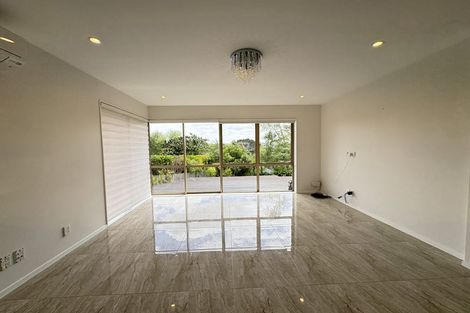 Photo of property in 17 Meteor Place, Schnapper Rock, Auckland, 0632