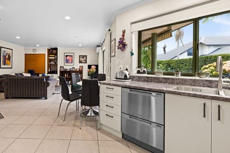 Photo of property in 19 Kingsgate Avenue, Havelock North, 4130