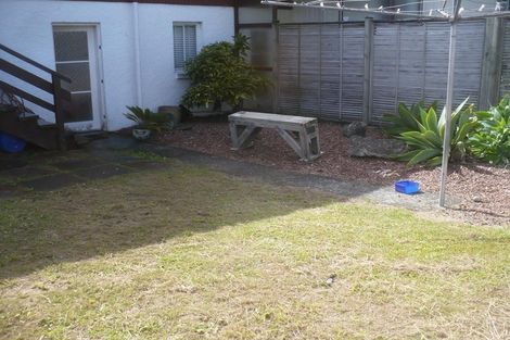 Photo of property in 2/1b Divich Avenue, Te Atatu South, Auckland, 0610