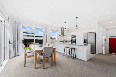 Photo of property in 92 Arran Point Parade, Orewa, 0931