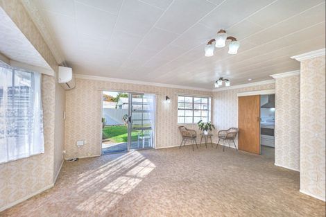 Photo of property in 102a Winchester Street, Levin, 5510