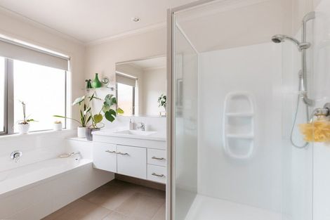 Photo of property in 56 Fairfax Crescent, Pyes Pa, Tauranga, 3112