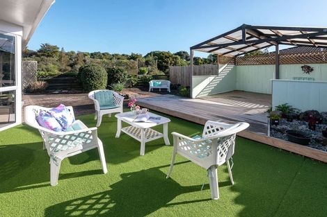 Photo of property in 1/75 Aviemore Drive, Highland Park, Auckland, 2010