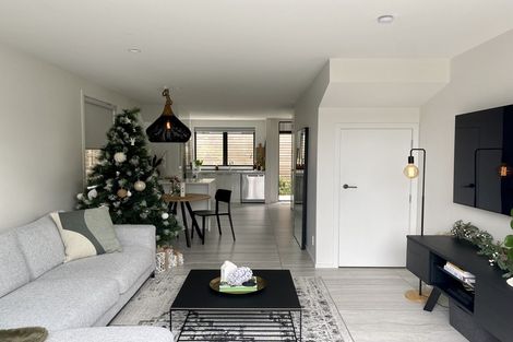 Photo of property in 6/15 Chivalry Road, Glenfield, Auckland, 0629