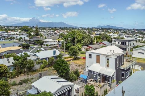 Photo of property in 9 Sackville Street, Fitzroy, New Plymouth, 4312