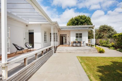 Photo of property in 215a Victoria Avenue, Hokowhitu, Palmerston North, 4410