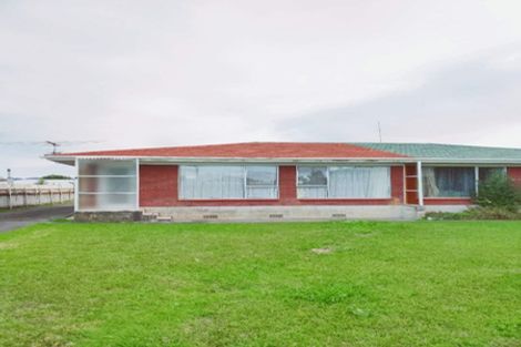 Photo of property in 1/36 Blacklock Avenue, Henderson, Auckland, 0612