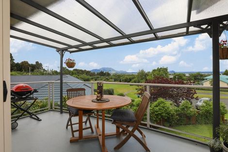 Photo of property in 41 Kinder Street, Acacia Bay, Taupo, 3330