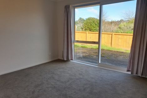 Photo of property in 93a Awaroa Road, Sunnyvale, Auckland, 0612