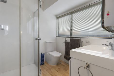 Photo of property in 19 Perotti Place, Conifer Grove, Takanini, 2112