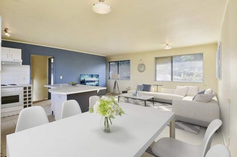 Photo of property in 18 Keats Place, Blockhouse Bay, Auckland, 0600