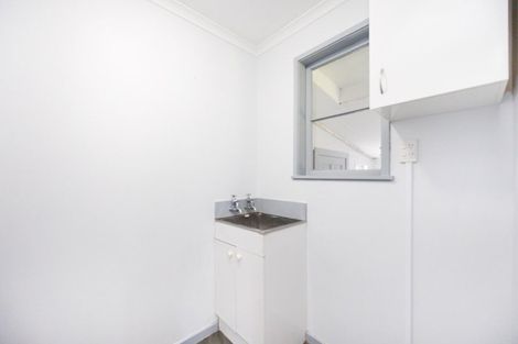 Photo of property in 2 Pukatea Place, Milson, Palmerston North, 4414