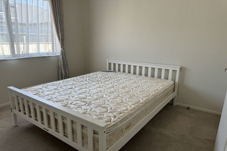 Photo of property in 8 Rossbeg Lane, Flat Bush, Auckland, 2019