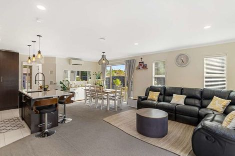 Photo of property in 15 Little Oaks Drive, Yaldhurst, Christchurch, 8042