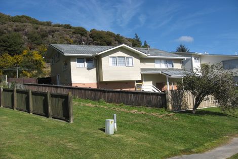 Photo of property in 44 Antrim Crescent, Wainuiomata, Lower Hutt, 5014
