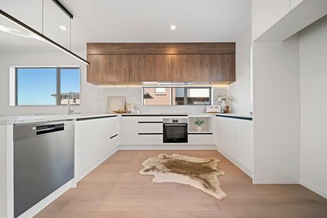 Photo of property in 1d Clematis Avenue, Murrays Bay, Auckland, 0630