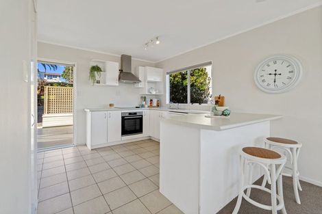 Photo of property in 31 Shakespear Road, Army Bay, Whangaparaoa, 0930