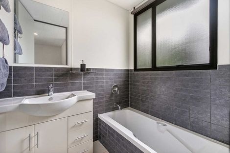 Photo of property in 2/18 Cypress Place, Sunnynook, Auckland, 0620