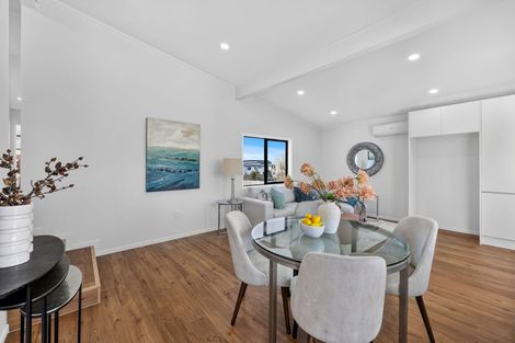 Photo of property in 13 Cedar Heights Avenue, Massey, Auckland, 0614