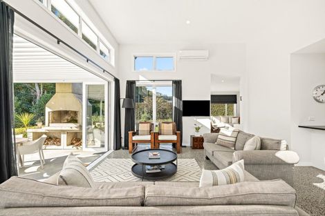 Photo of property in 32 Awanui Crescent, Matakana, 0985