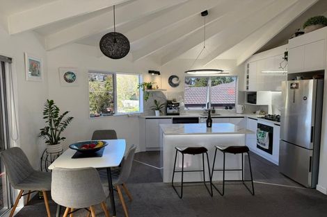 Photo of property in 2 Hanui Place, Massey, Auckland, 0614