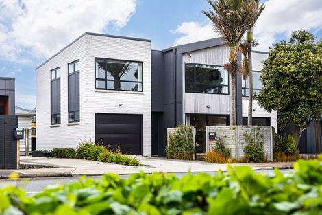 Photo of property in 1b Wai-iti Crescent, Woburn, Lower Hutt, 5010