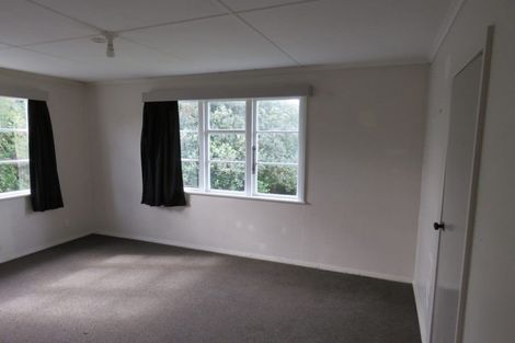 Photo of property in 62 Omata Road, Marfell, New Plymouth, 4310