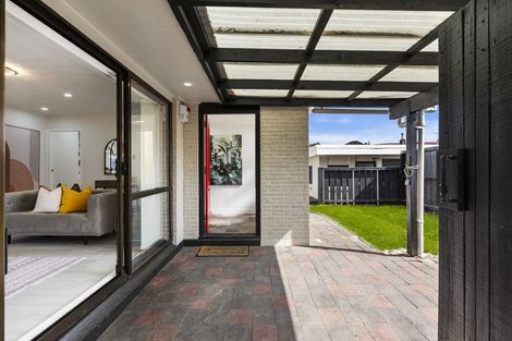 Photo of property in 1/49 Larne Avenue, Pakuranga Heights, Auckland, 2010