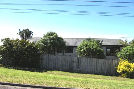 Photo of property in 589e East Coast Road, Browns Bay, Auckland, 0632