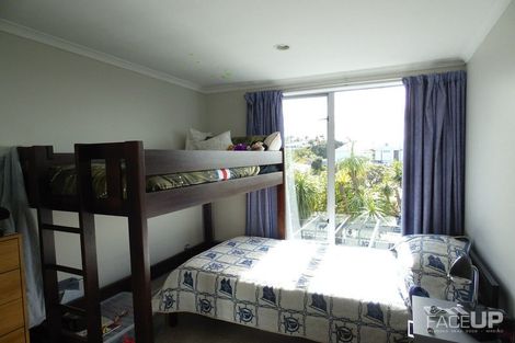 Photo of property in 9w Clearwater Cove, West Harbour, Auckland, 0618