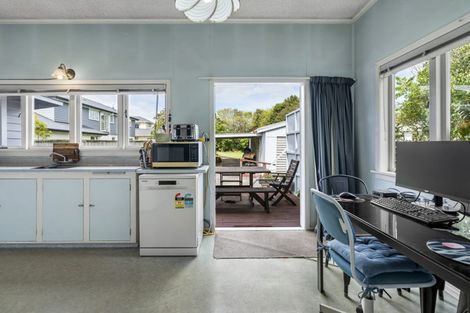 Photo of property in 93 Lynwood Road, New Lynn, Auckland, 0600