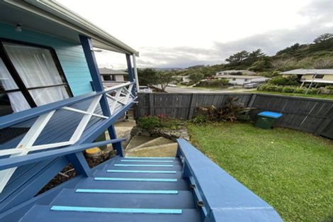 Photo of property in 33 Omapere Street, Whitby, Porirua, 5024
