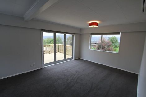 Photo of property in 24 Dowse Drive, Maungaraki, Lower Hutt, 5010