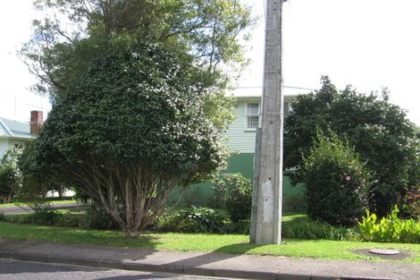 Photo of property in 22 Enderby Drive, Te Atatu Peninsula, Auckland, 0610