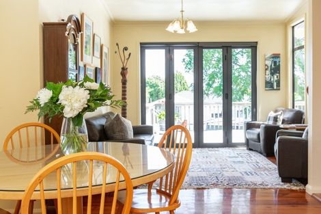 Photo of property in 1/61 Te Mata Road, Havelock North, 4130