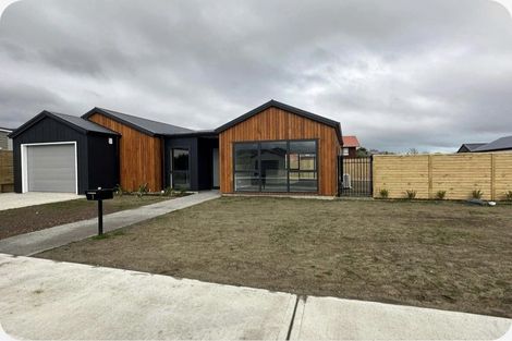 Photo of property in 3 Rotoiti Place, Paraparaumu, 5032