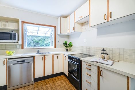 Photo of property in 3 Woodstock Terrace, Tawa, Wellington, 5028